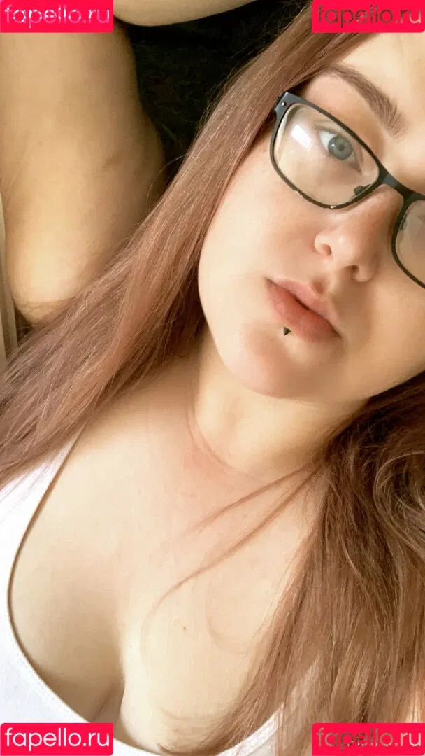obeymisselle Onlyfans Photo Gallery 