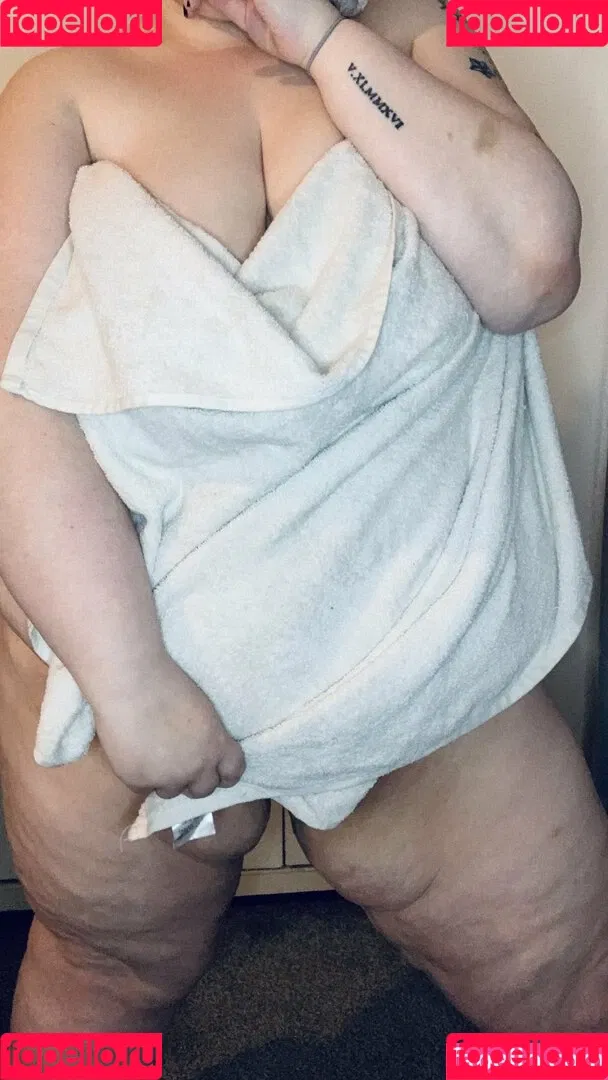 obeymisselle Onlyfans Photo Gallery 