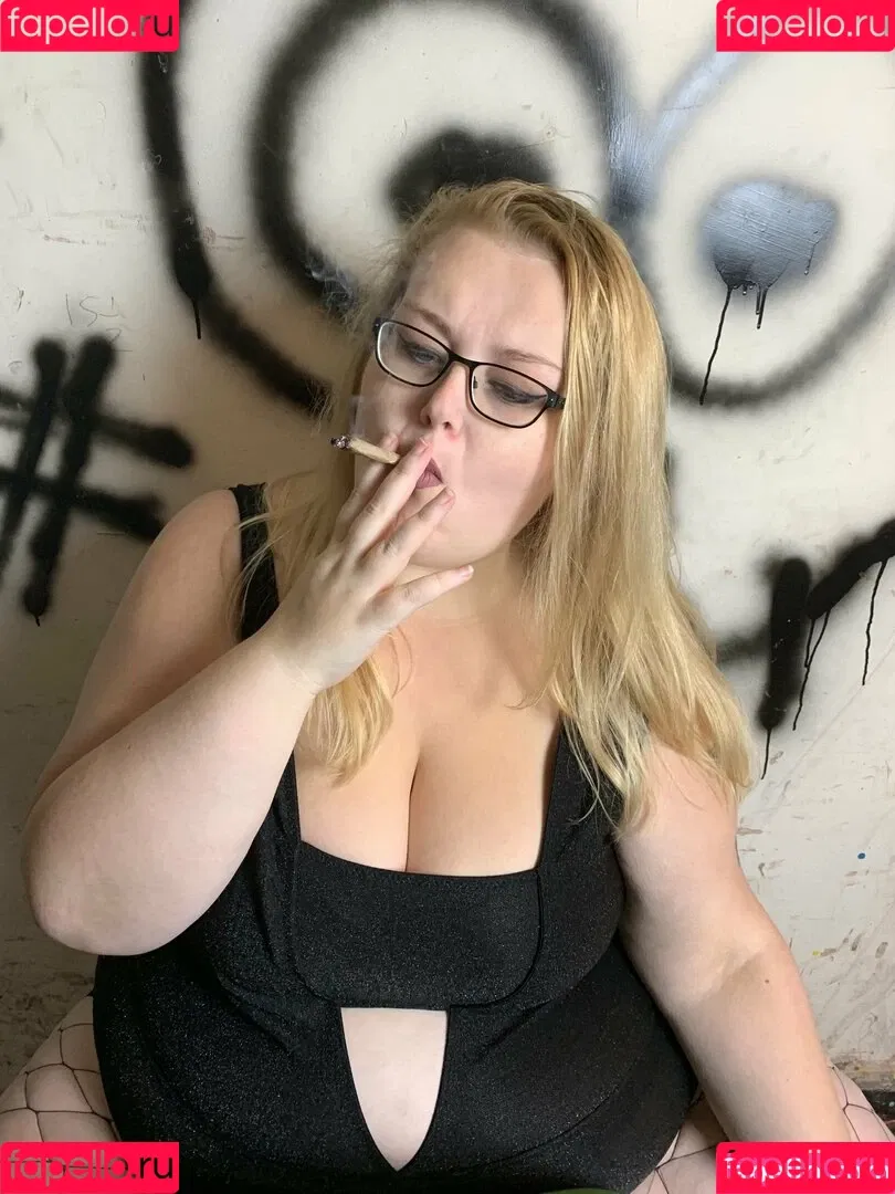 obeymisselle Onlyfans Photo Gallery 