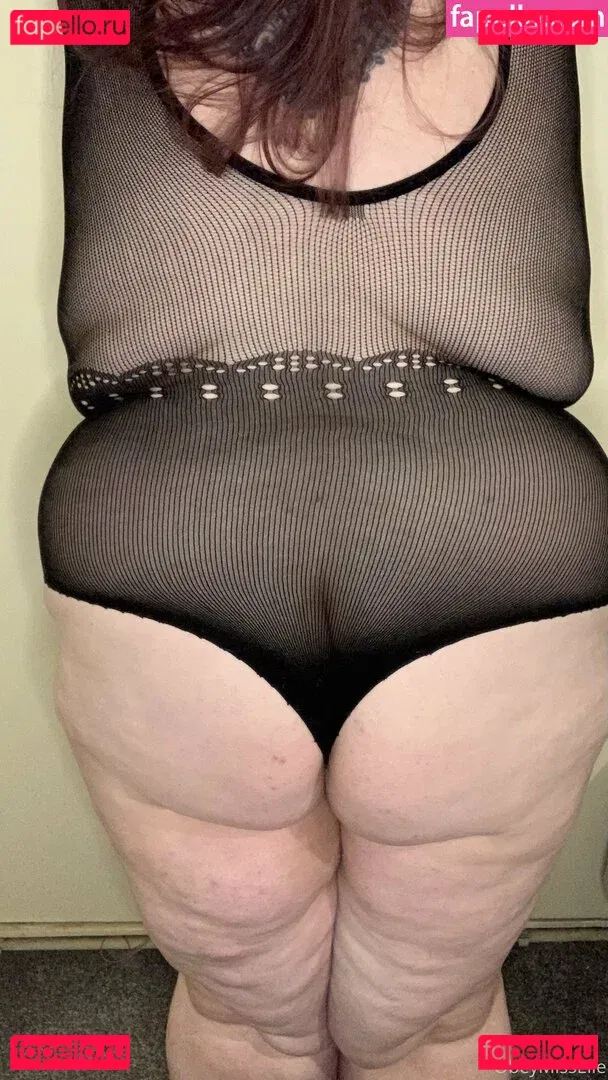 obeymisselle Onlyfans Photo Gallery 