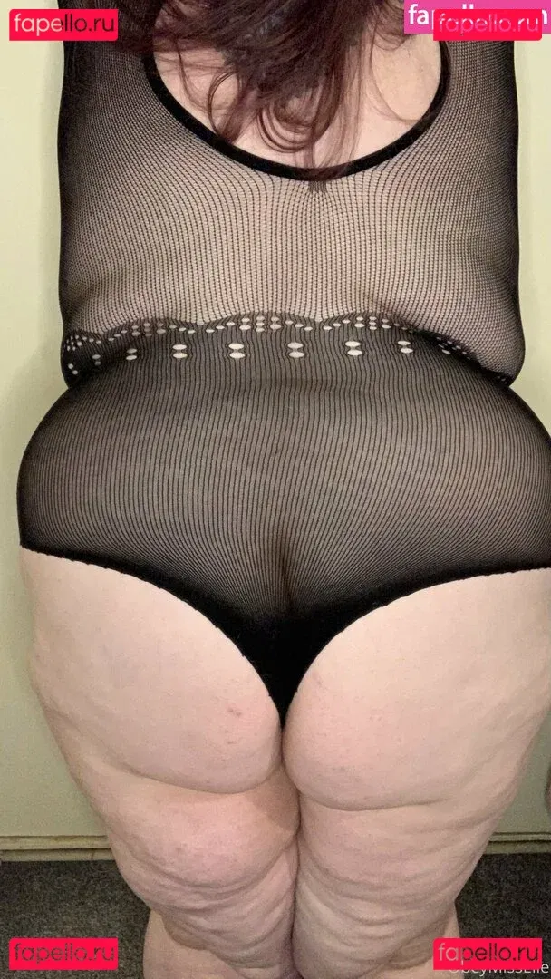 obeymisselle Onlyfans Photo Gallery 