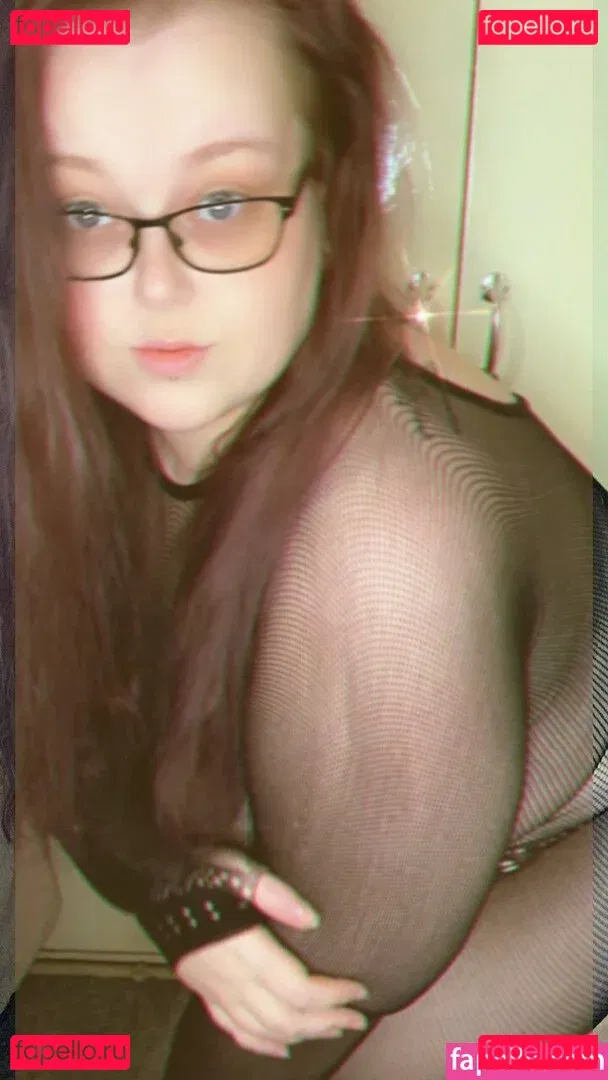 obeymisselle Onlyfans Photo Gallery 