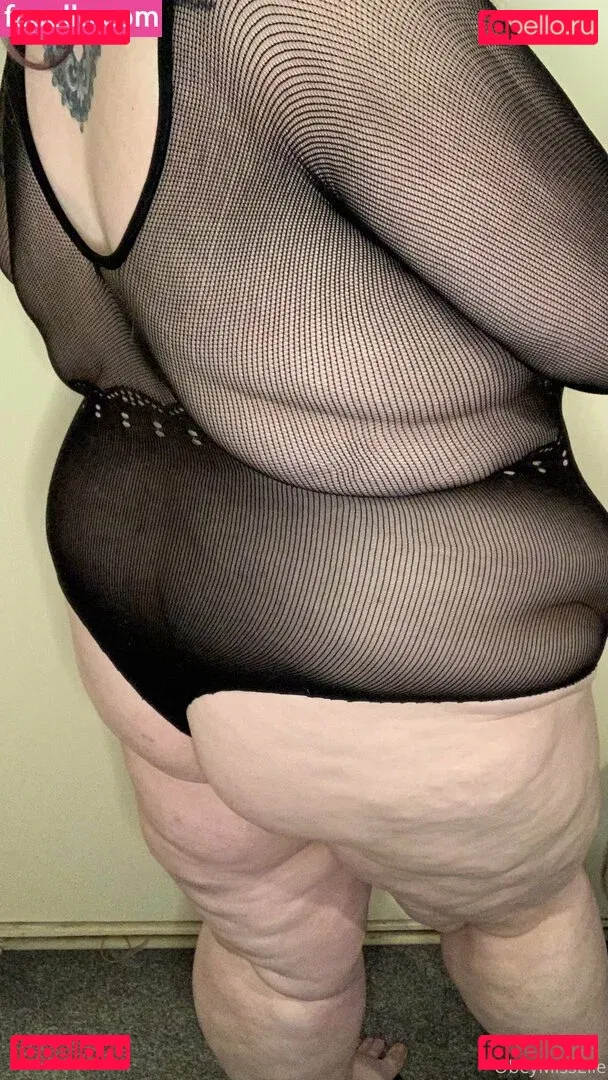 obeymisselle Onlyfans Photo Gallery 