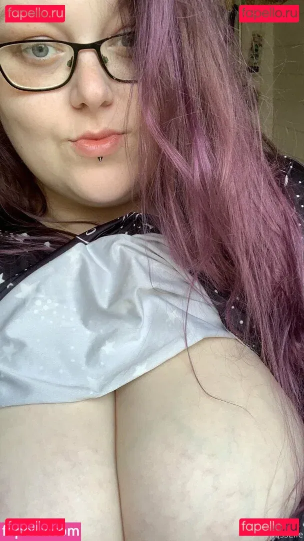 obeymisselle Onlyfans Photo Gallery 