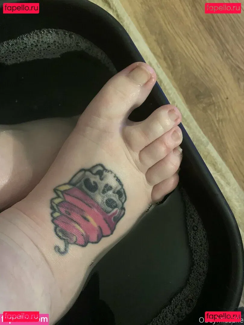 obeymisselle Onlyfans Photo Gallery 