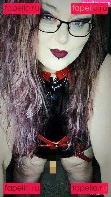 obeymisselle Onlyfans Photo Gallery 