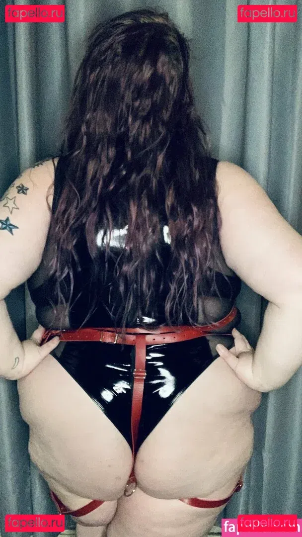 obeymisselle Onlyfans Photo Gallery 