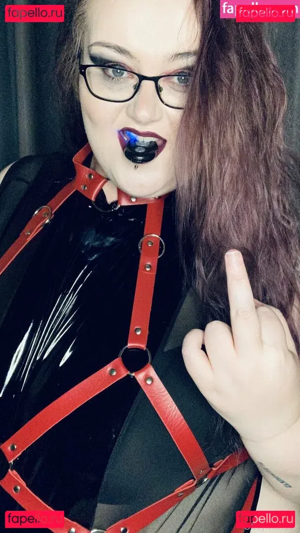 obeymisselle Onlyfans Photo Gallery 