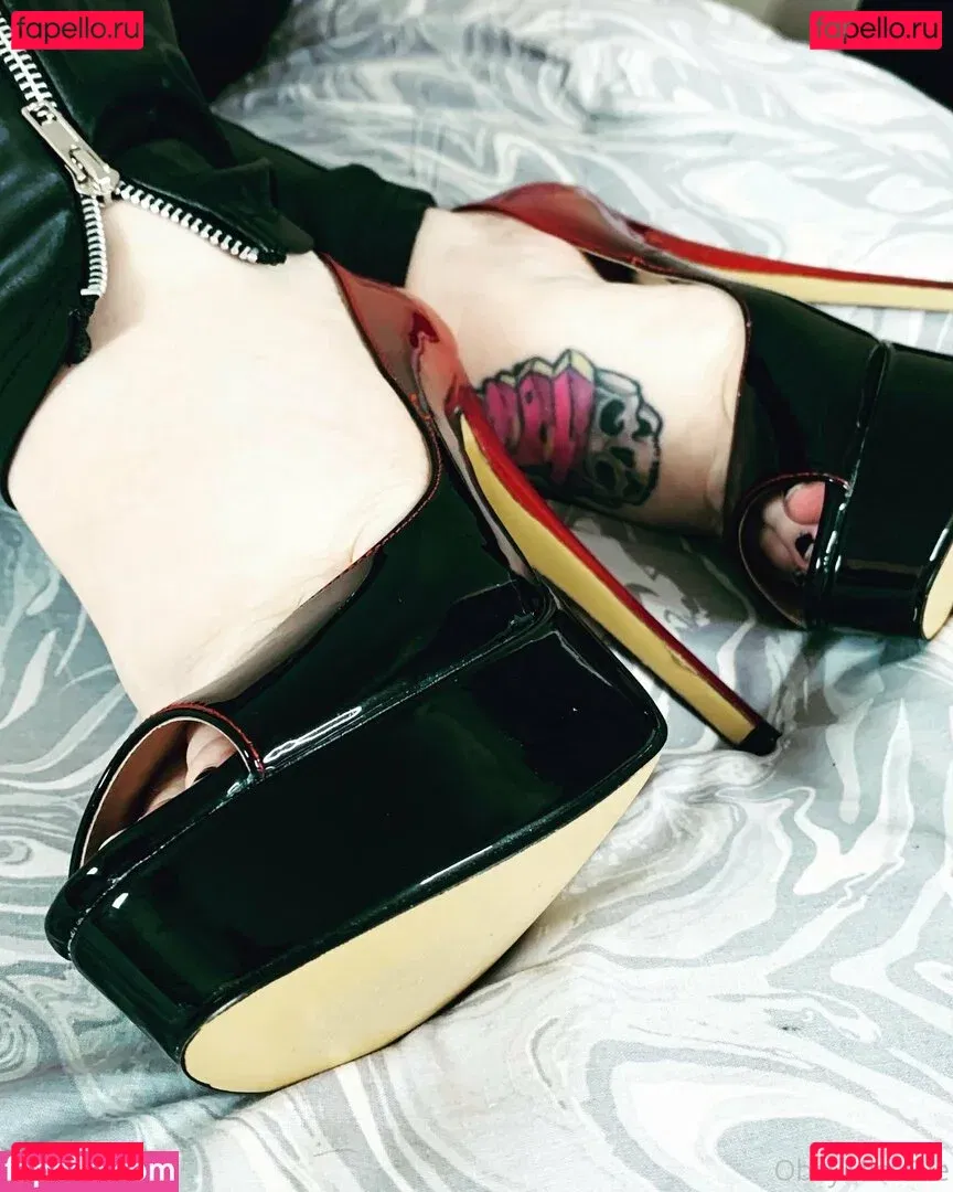 obeymisselle Onlyfans Photo Gallery 