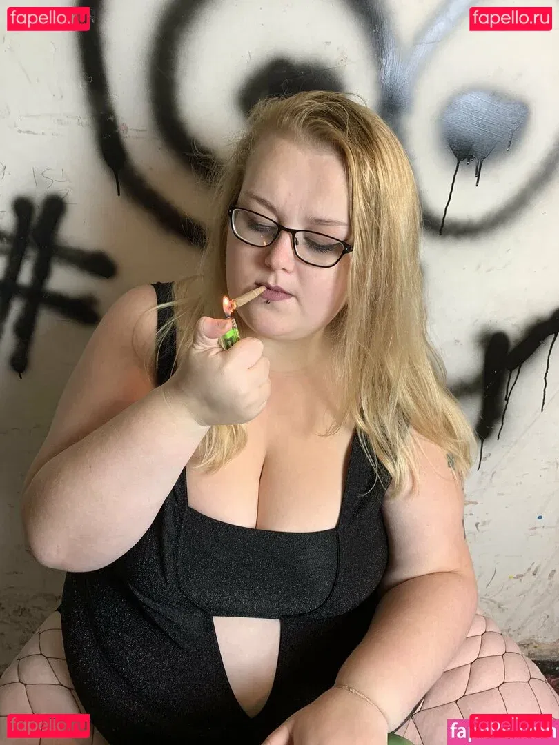 obeymisselle Onlyfans Photo Gallery 