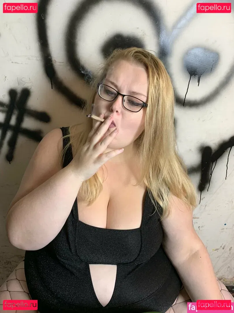 obeymisselle Onlyfans Photo Gallery 