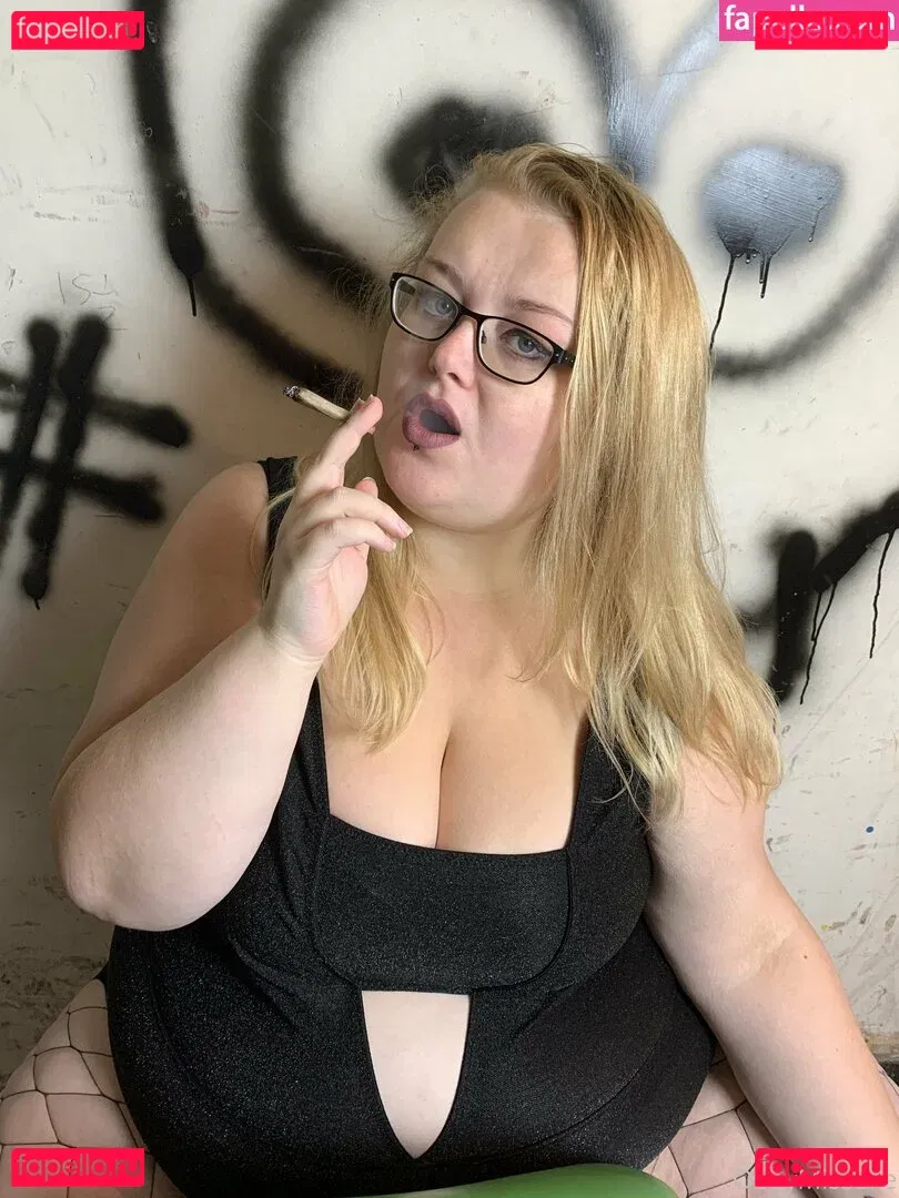 obeymisselle Onlyfans Photo Gallery 