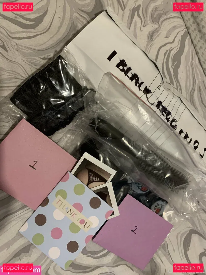 obeymisselle Onlyfans Photo Gallery 