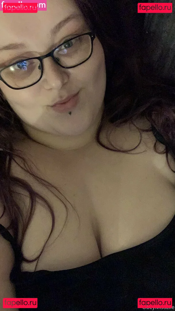 obeymisselle Onlyfans Photo Gallery 