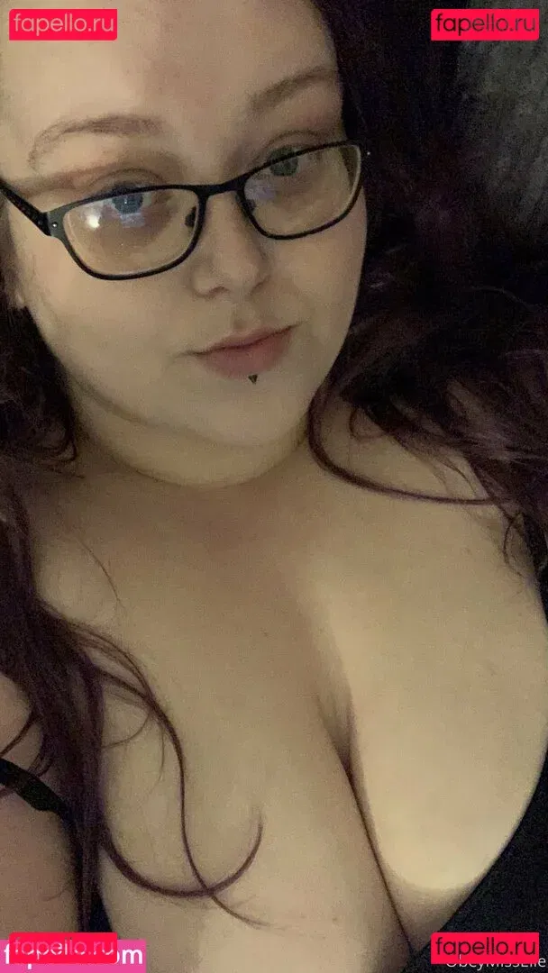 obeymisselle Onlyfans Photo Gallery 