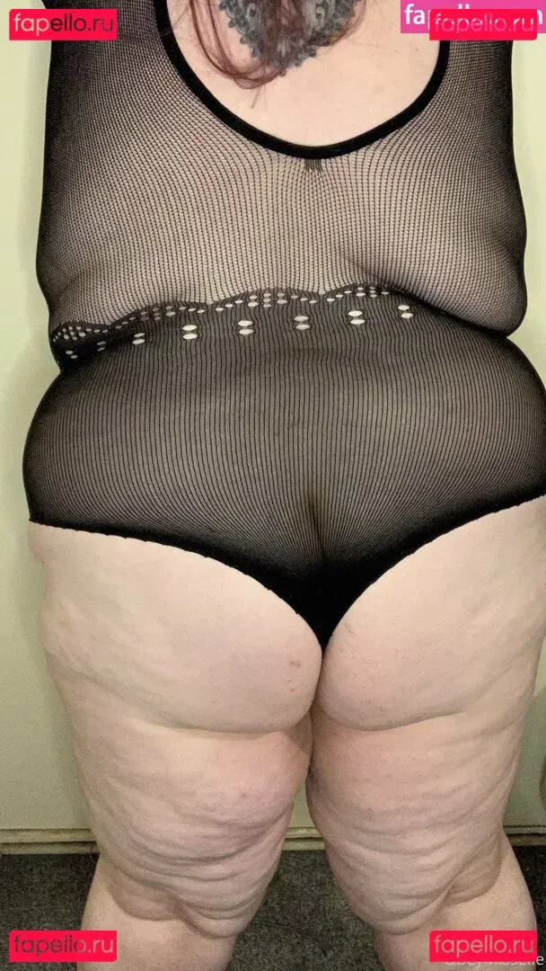 obeymisselle Onlyfans Photo Gallery 