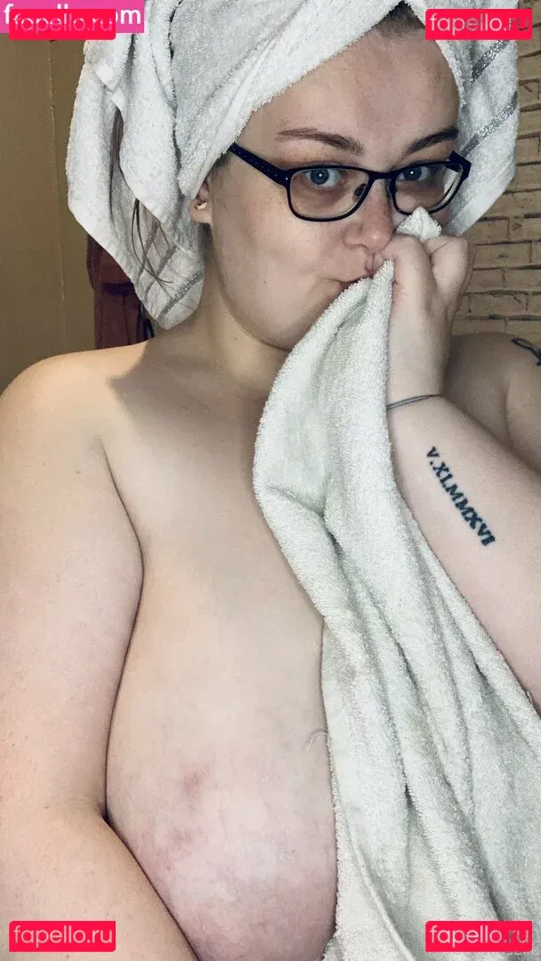 obeymisselle Onlyfans Photo Gallery 