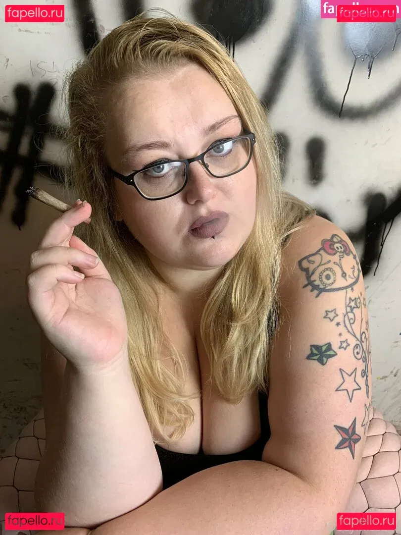 obeymisselle Onlyfans Photo Gallery 