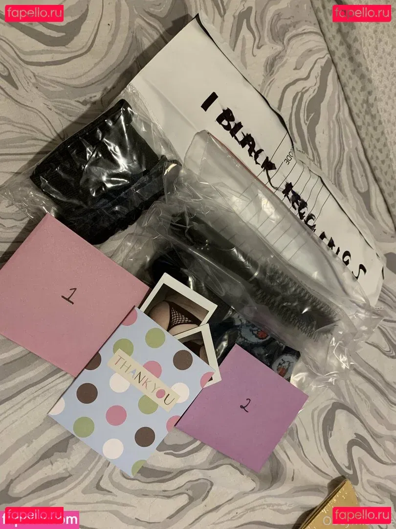 obeymisselle Onlyfans Photo Gallery 