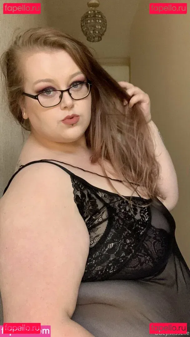 obeymisselle Onlyfans Photo Gallery 