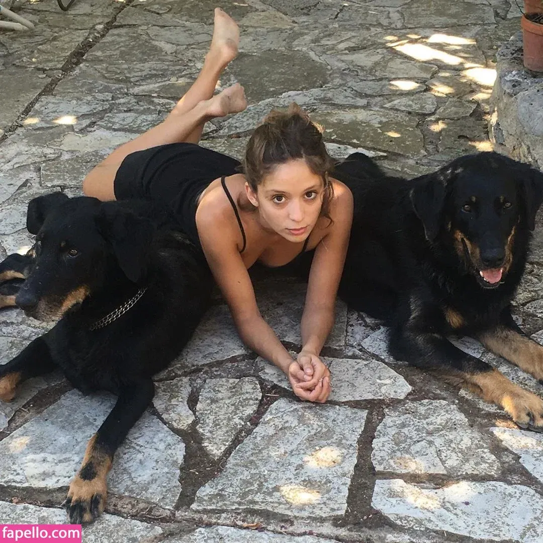 Lucie Bourdeu Onlyfans Photo Gallery 