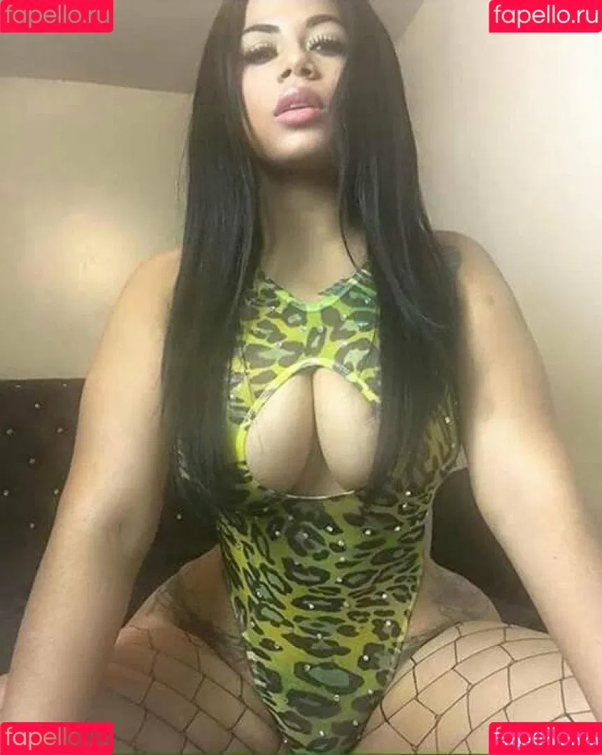 Strella Katt Onlyfans Photo Gallery 