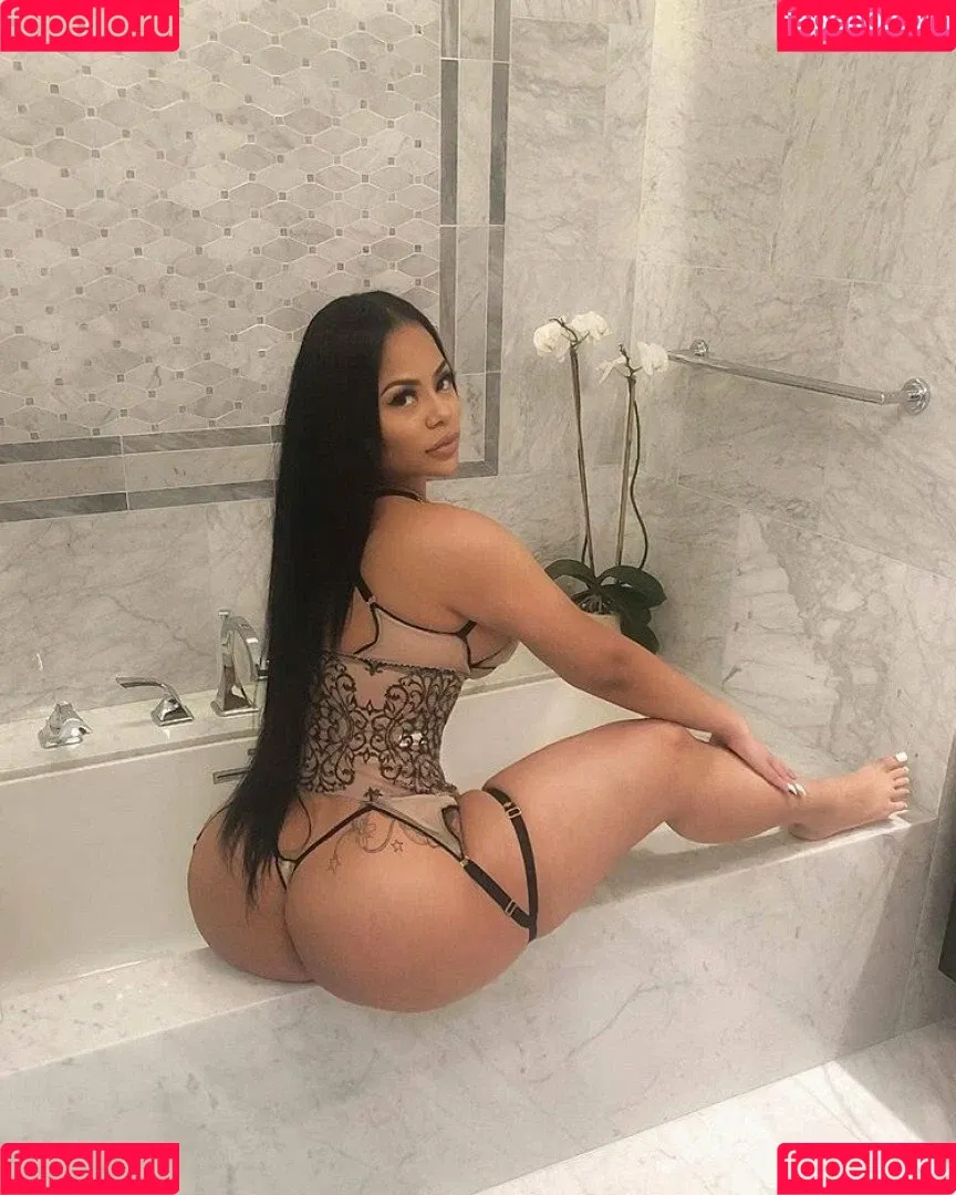 Strella Katt Onlyfans Photo Gallery 