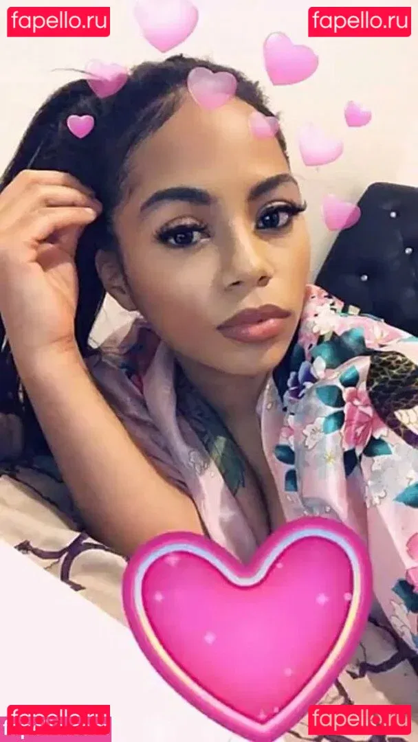 Strella Katt Onlyfans Photo Gallery 