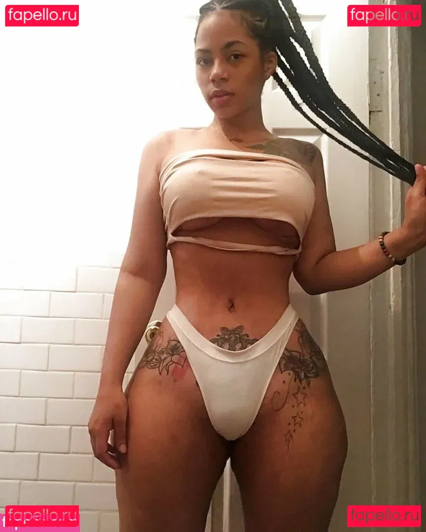 Strella Katt Onlyfans Photo Gallery 