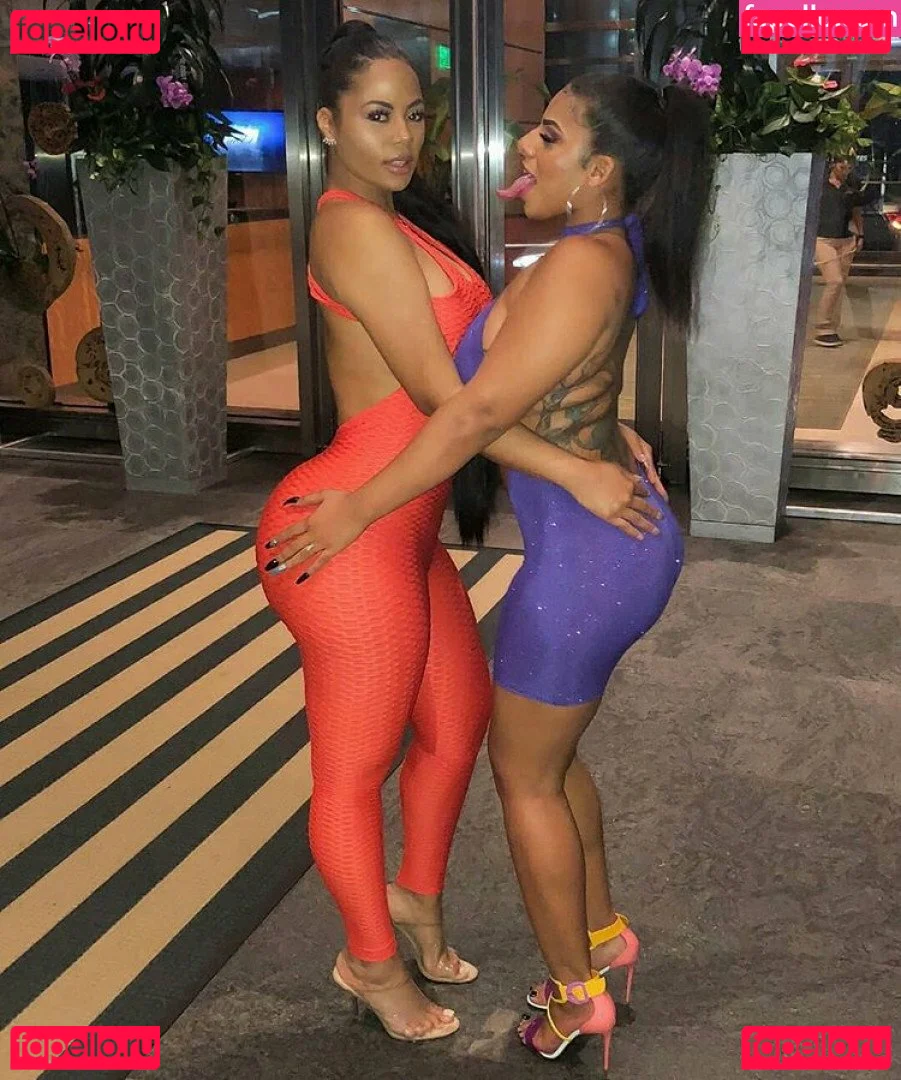 Strella Katt Onlyfans Photo Gallery 