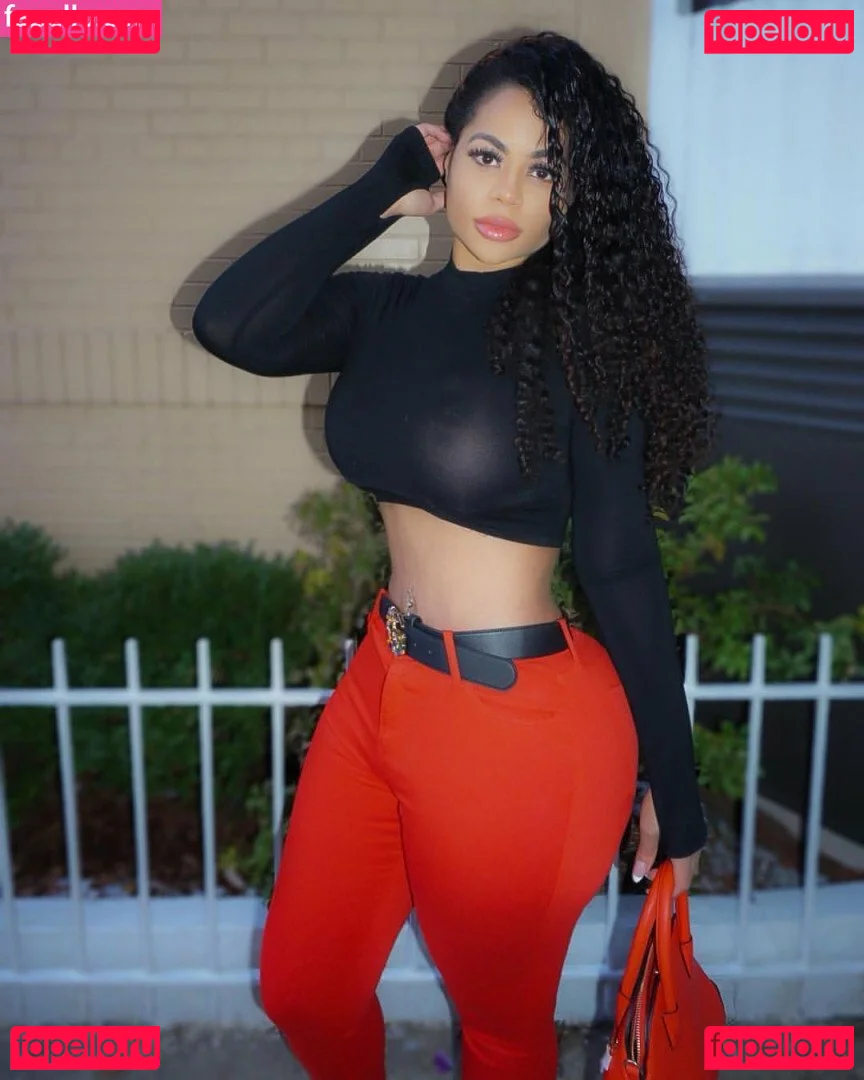 Strella Katt Onlyfans Photo Gallery 