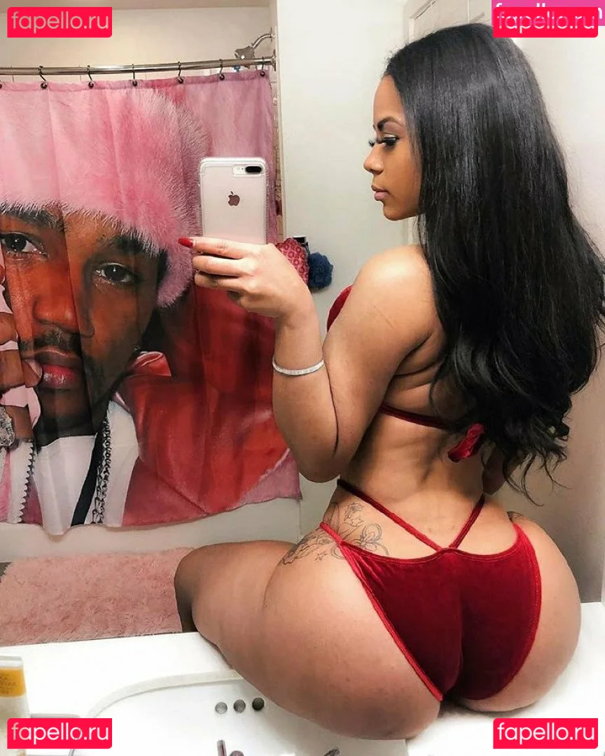 Strella Katt Onlyfans Photo Gallery 