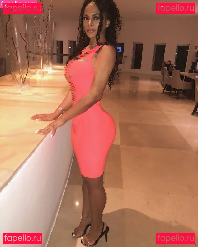 Strella Katt Onlyfans Photo Gallery 