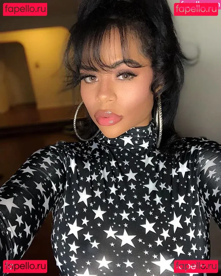 Strella Katt Onlyfans Photo Gallery 