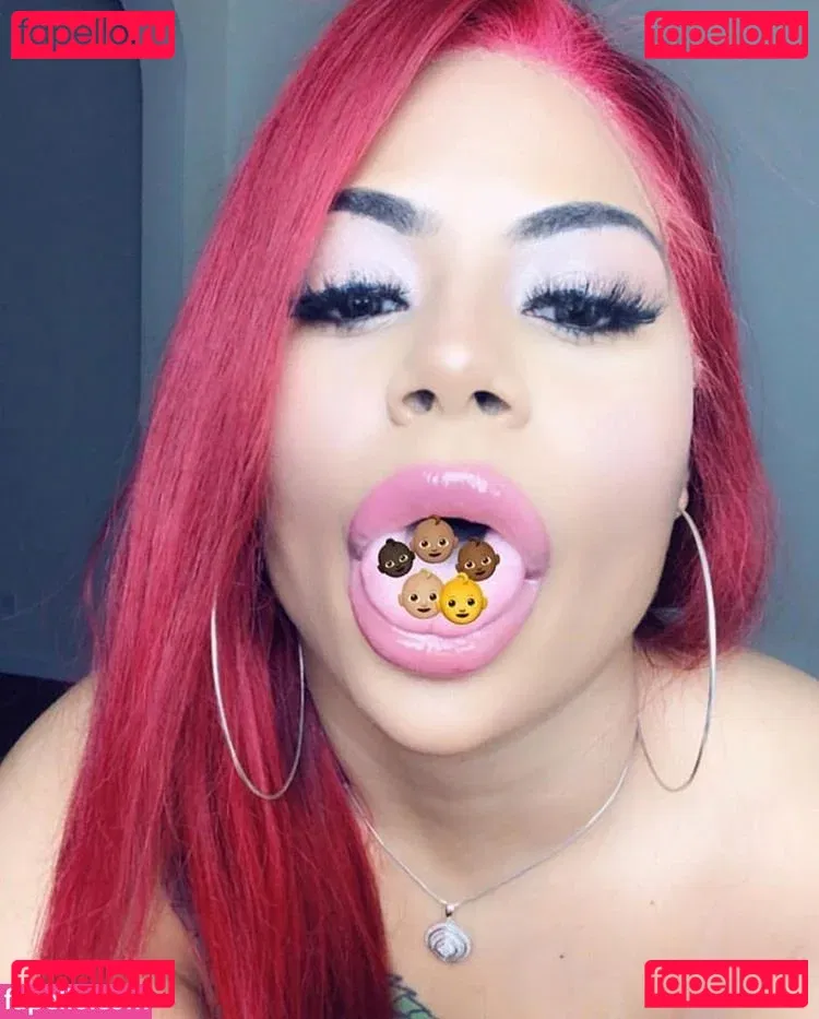 Strella Katt Onlyfans Photo Gallery 