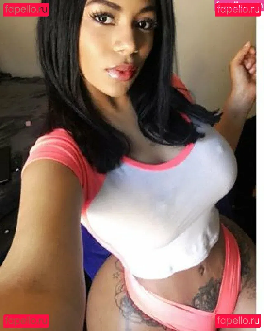 Strella Katt Onlyfans Photo Gallery 