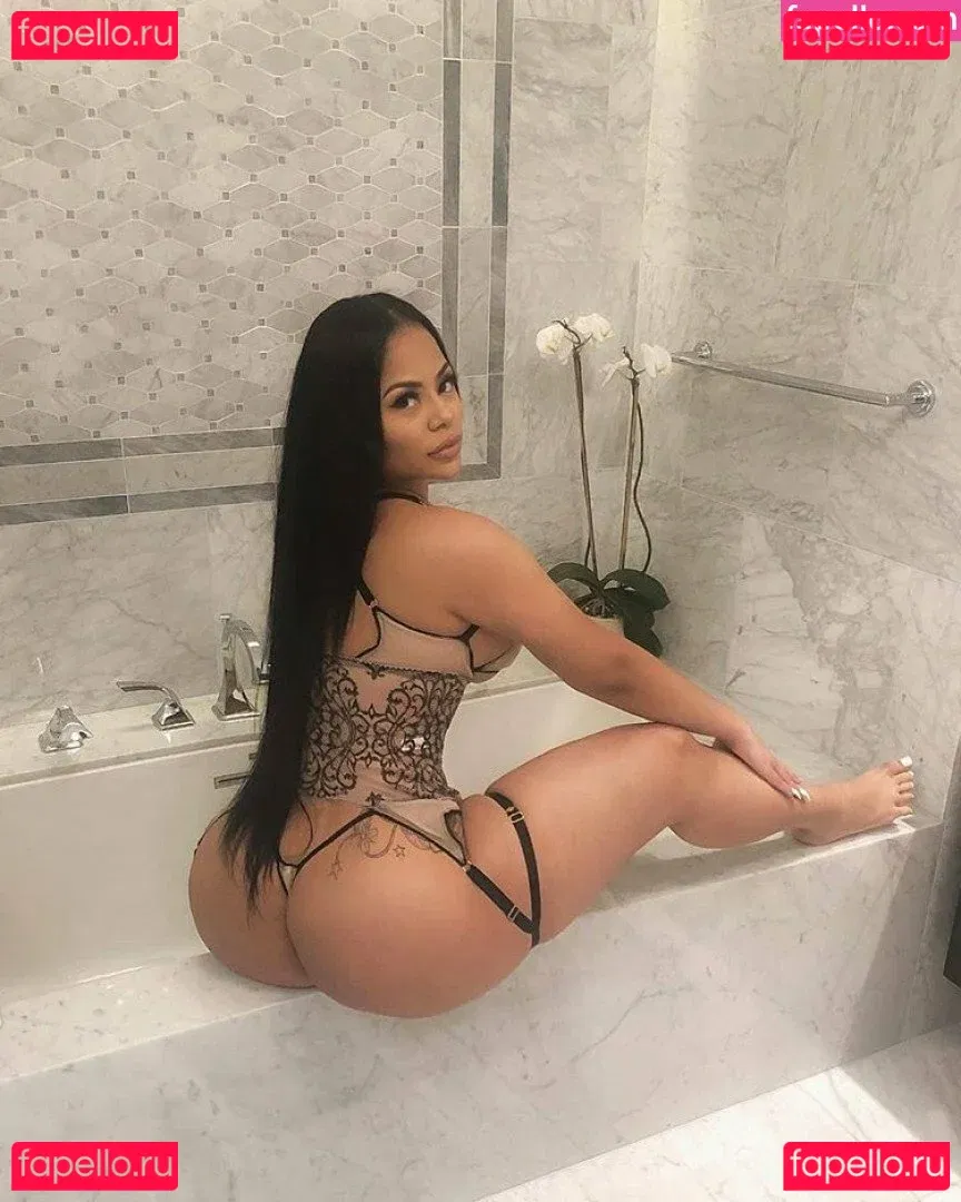 Strella Katt Onlyfans Photo Gallery 