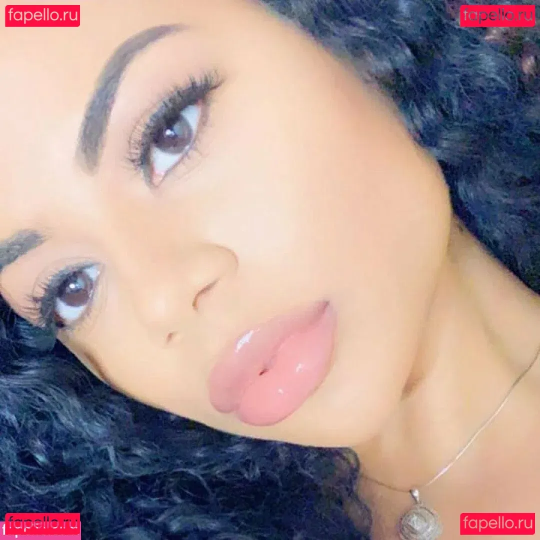 Strella Katt Onlyfans Photo Gallery 