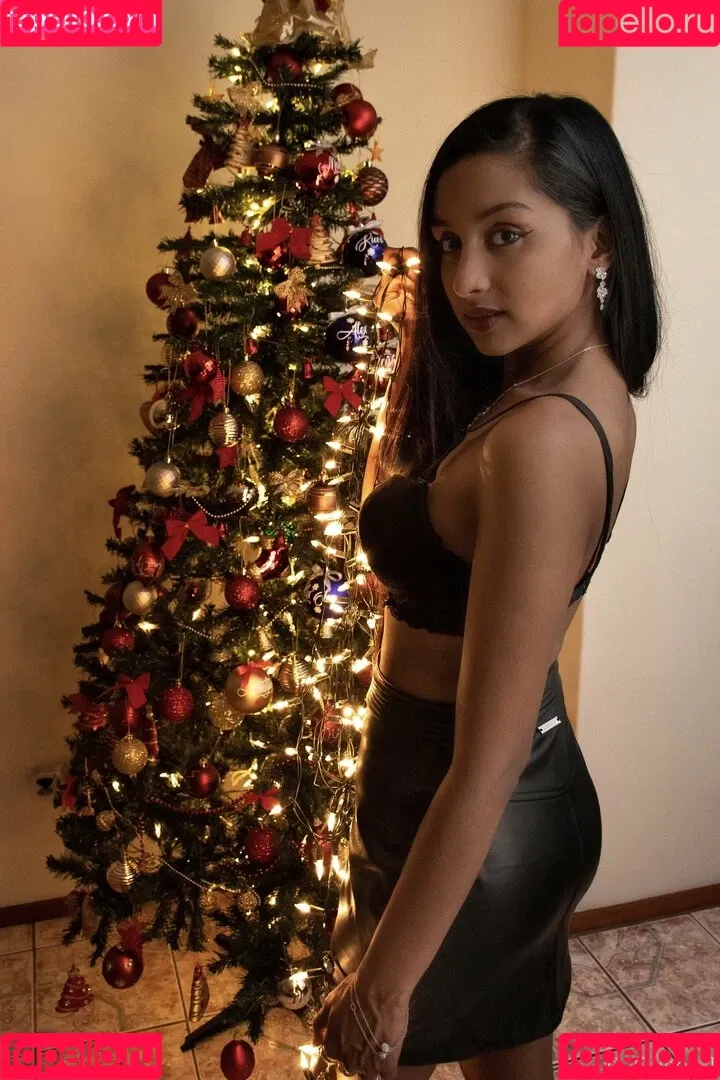 thequeentrish Onlyfans Photo Gallery 