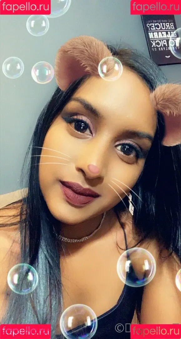 thequeentrish Onlyfans Photo Gallery 