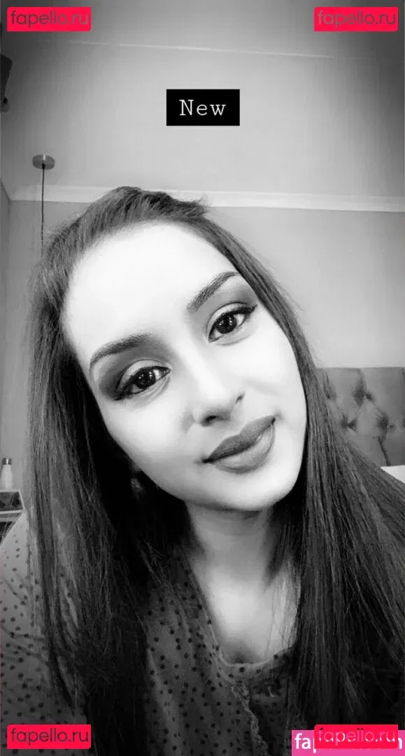 thequeentrish Onlyfans Photo Gallery 