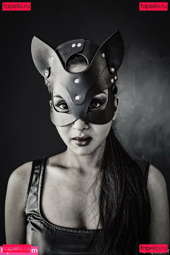 thequeentrish Onlyfans Photo Gallery 