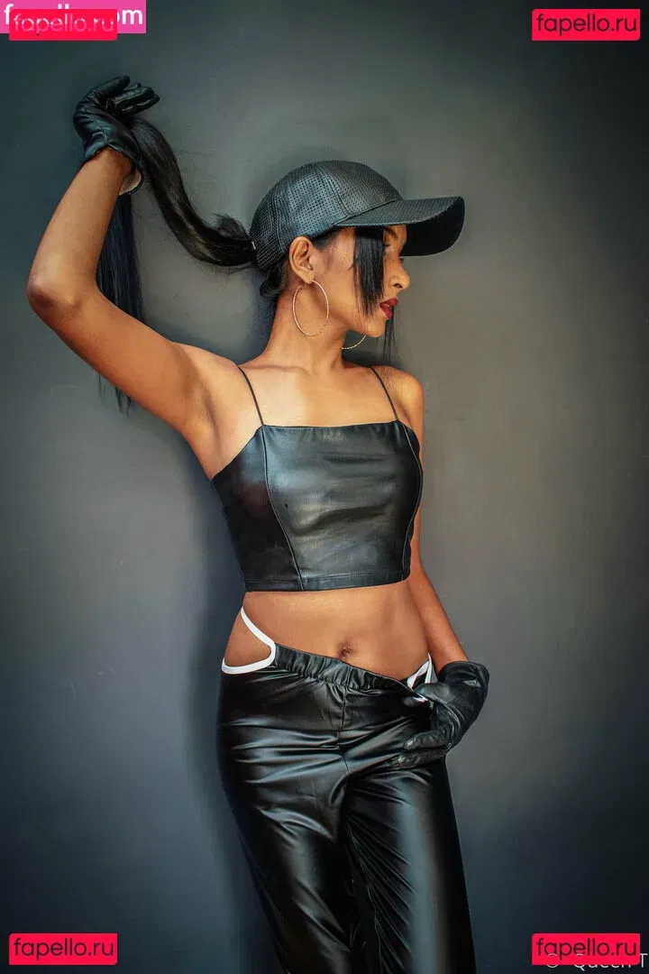 thequeentrish Onlyfans Photo Gallery 