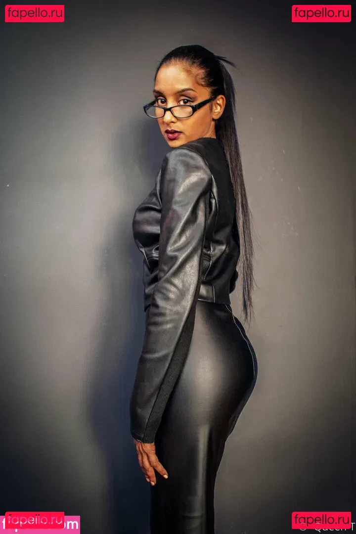 thequeentrish Onlyfans Photo Gallery 