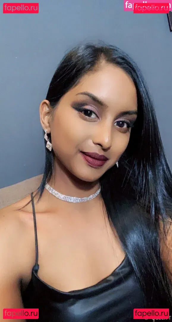 thequeentrish Onlyfans Photo Gallery 