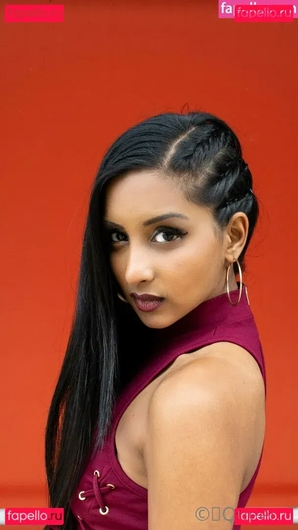 thequeentrish Onlyfans Photo Gallery 