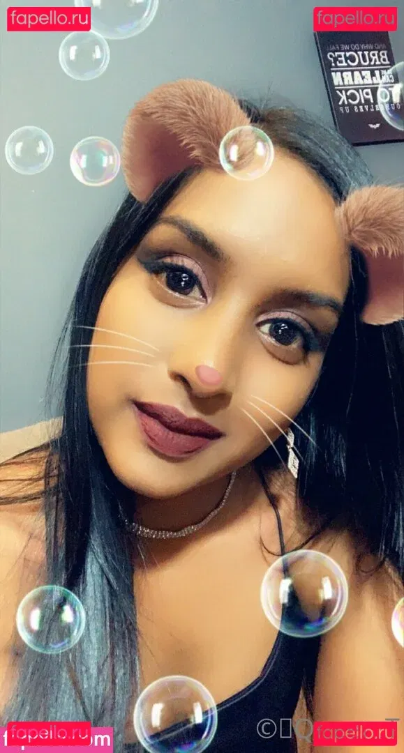 thequeentrish Onlyfans Photo Gallery 