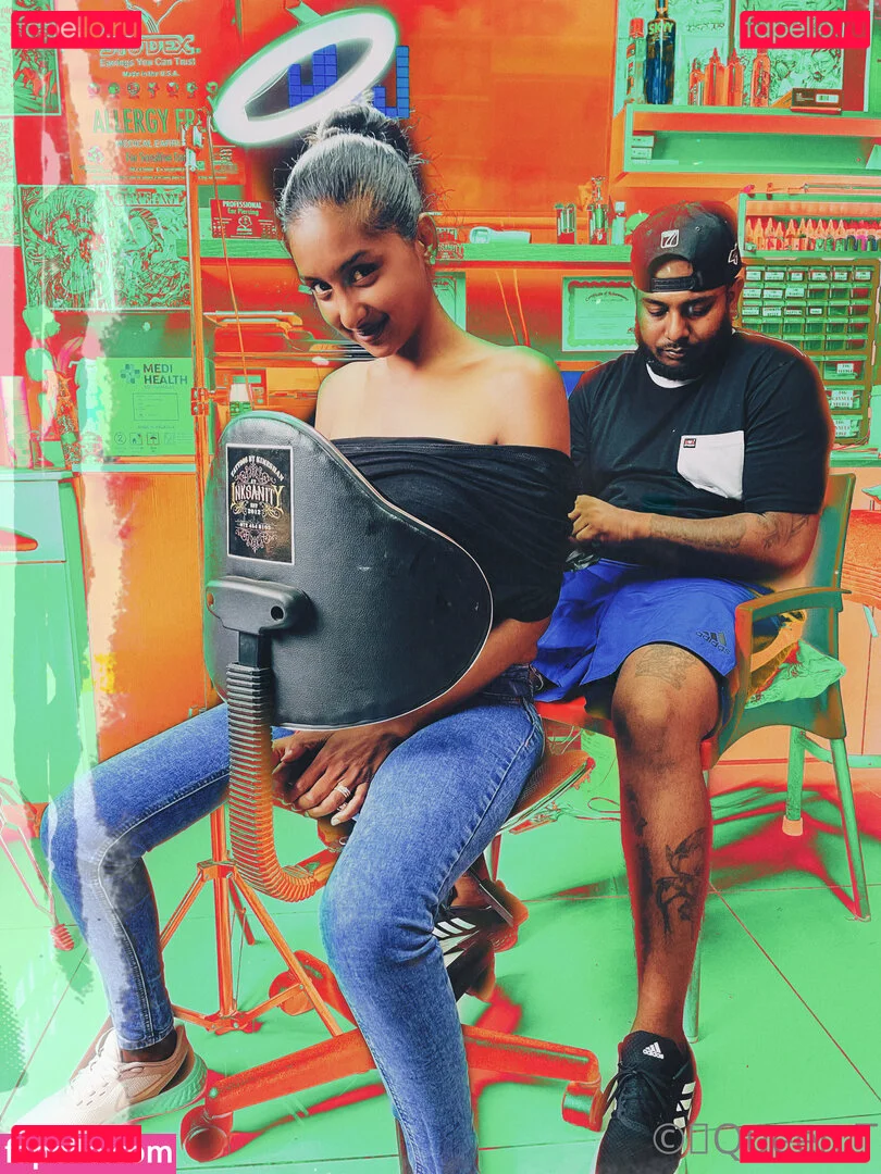 thequeentrish Onlyfans Photo Gallery 