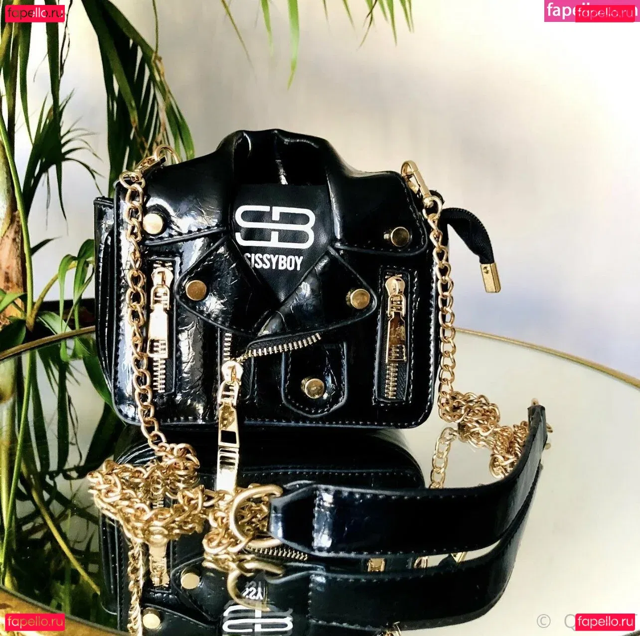 thequeentrish Onlyfans Photo Gallery 