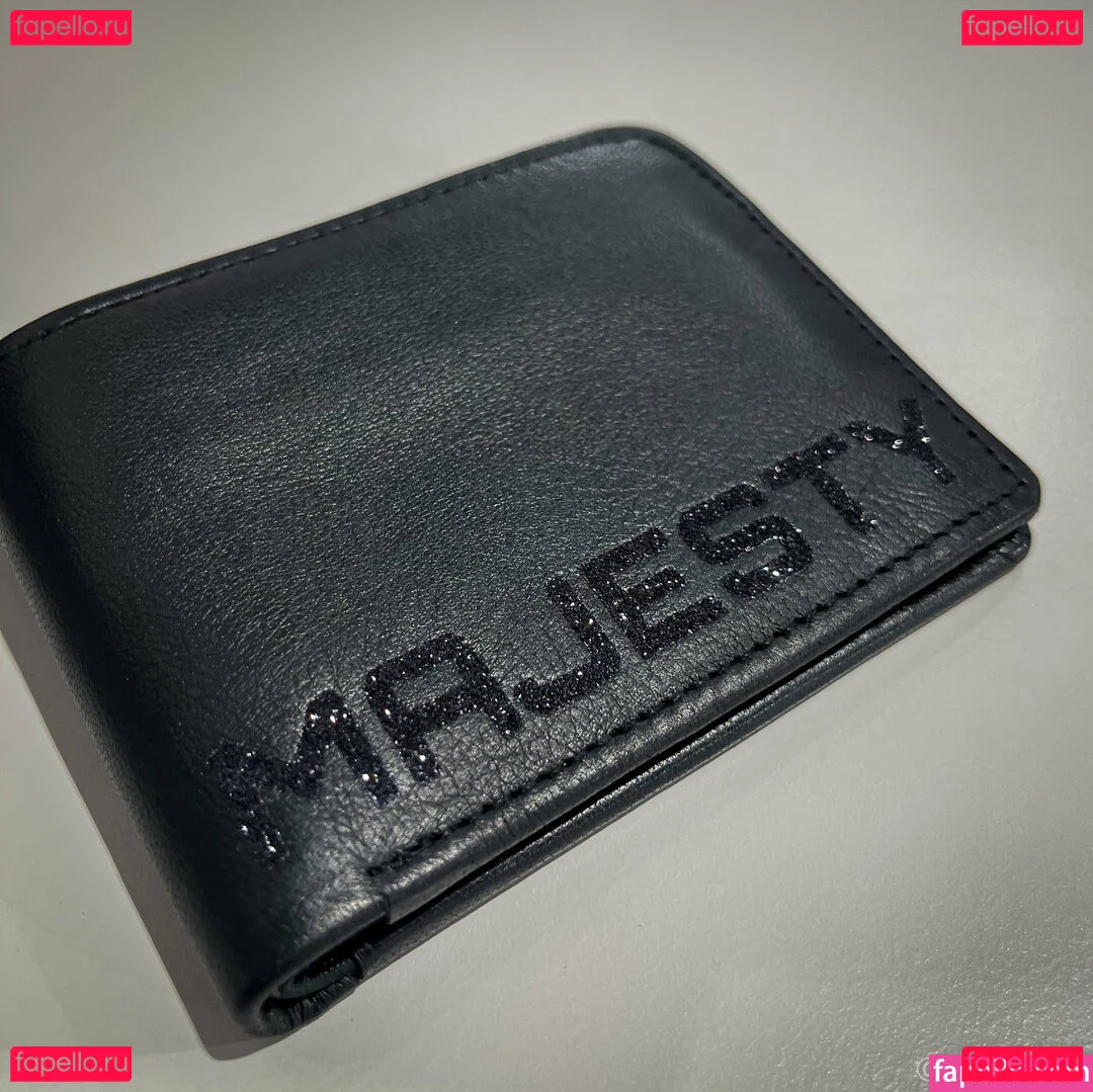 thequeentrish Onlyfans Photo Gallery 